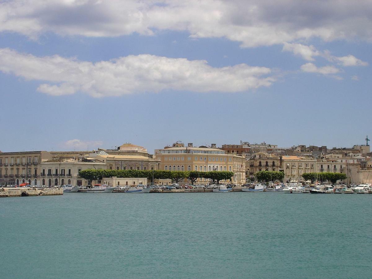 Eleven Villa Syracuse ภายนอก รูปภาพ